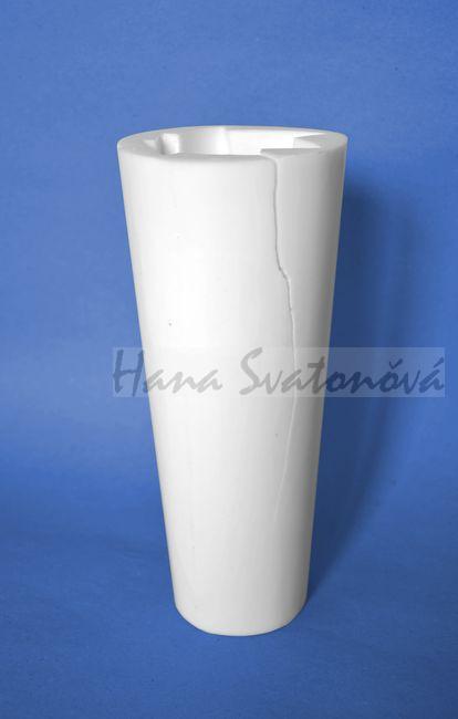 Plastika vysoká rovná - výška 23,5cm