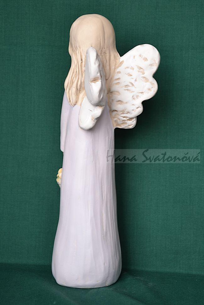 Anděl s květinami v košíku - výška 29cm