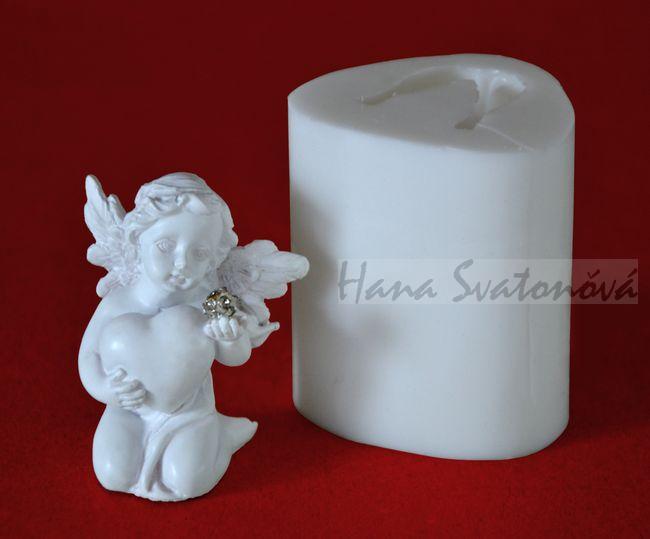 Andělíček se srdíčkem - výška 6cm
