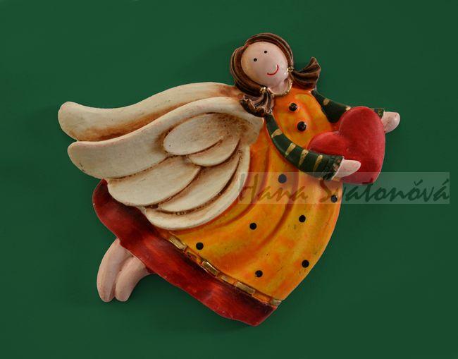 Relief Andělíček letící se srdíčkem - vel 8cm