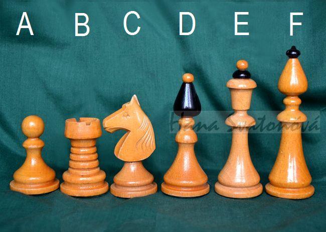 Šachové figurky velké - výška krále 11cm