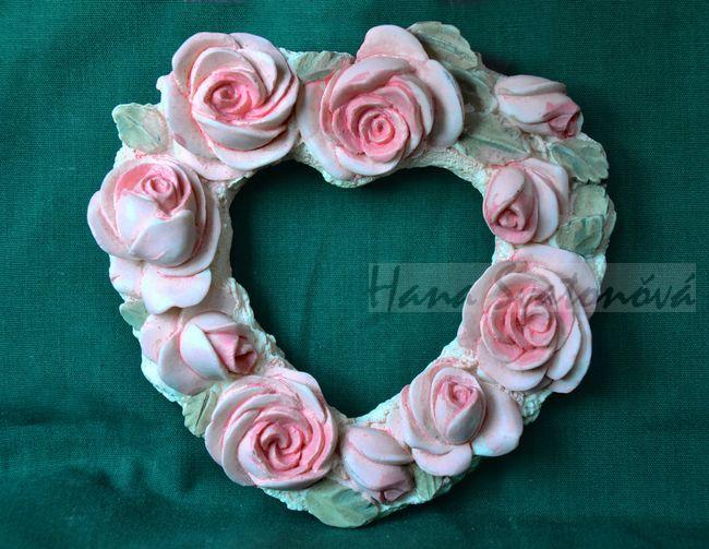 Rámeček Sdce s růžemi - velikost 12x12x2,5cm