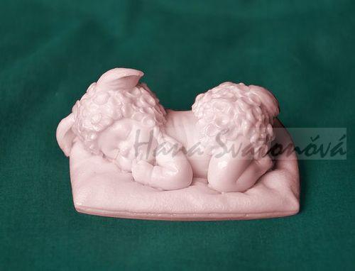 Miminko v kulichu, velikost 7x5x3cm
