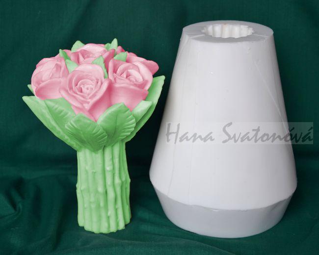Kytice 6 růží s lístkama- výška 18,5cm