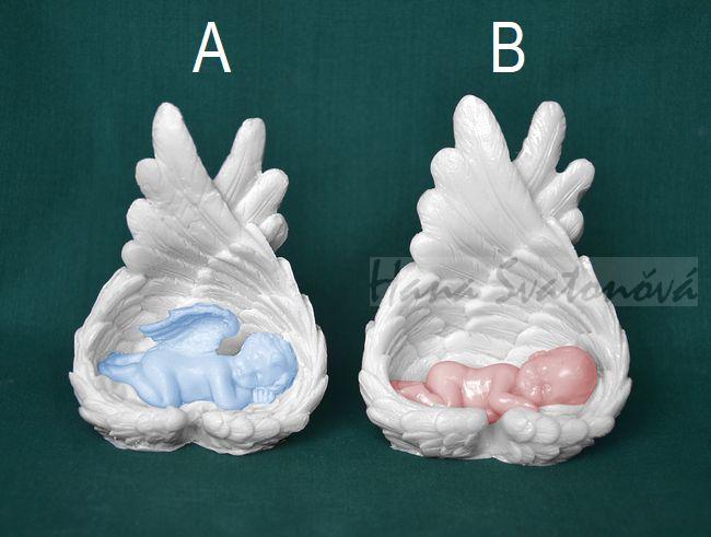V Andělských křídlech miminko - výška 9cm