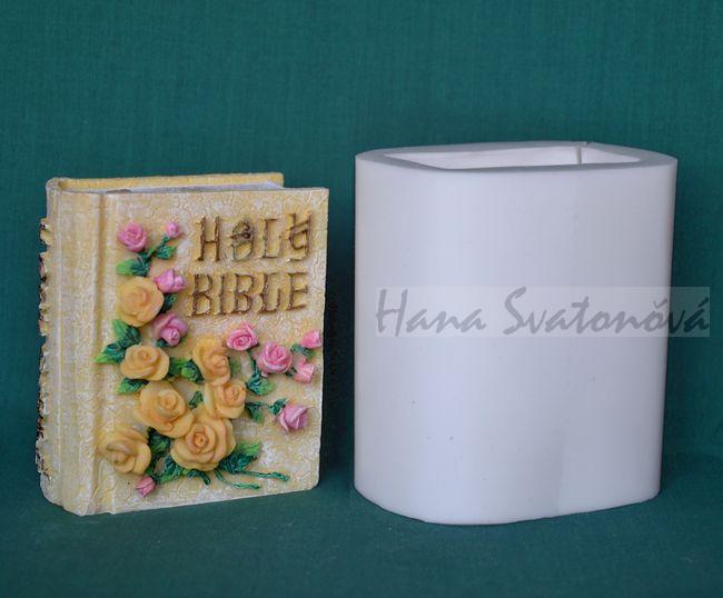 Bible - forma 3D, velikost 8x5x9,5cm