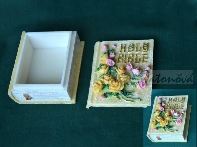 Kazeta - Bible, velikost 8x9,5x5cm