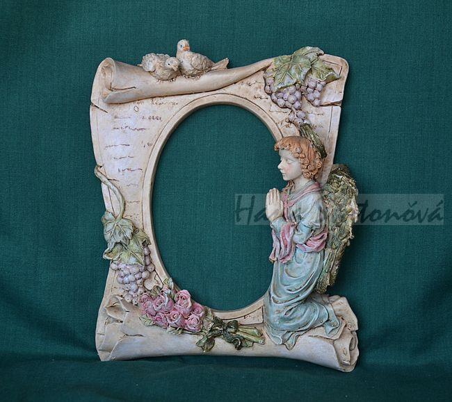 Rámeček Anděl modlící - velikost 15x17x3cm