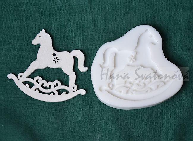 Relief Houpací kůň - vel. 7x6,5cm