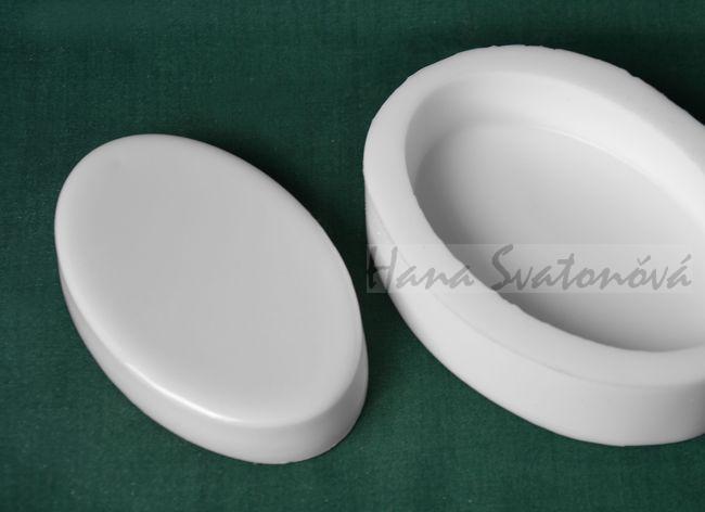 Oval základní s lesklým povrchem 8,5x5,5x1,4cm