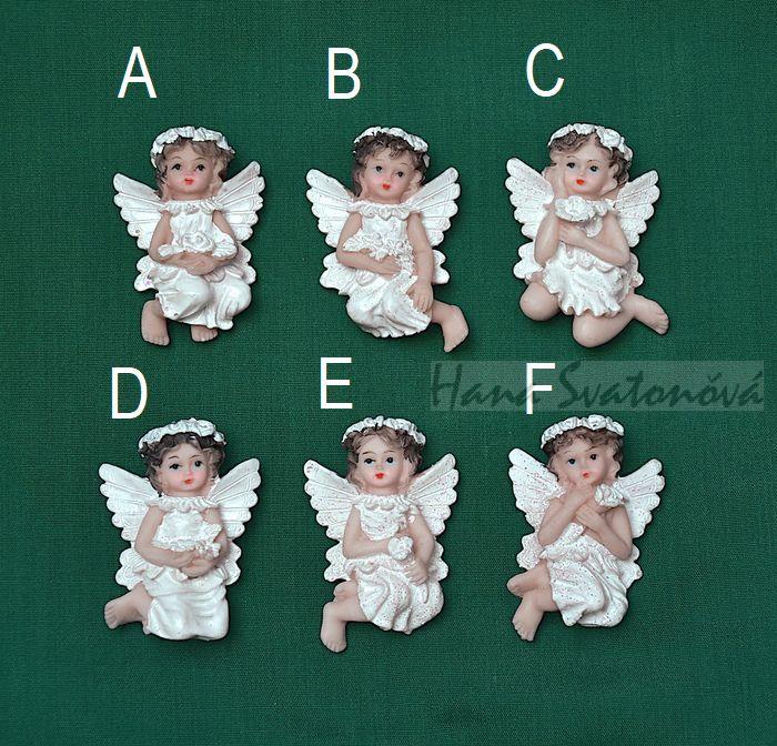 Relief Andělka klečící s věnečkem - 5,5cm