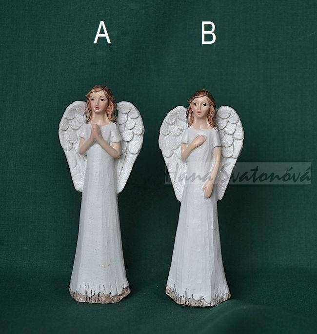 Andělíček se spodním dekorem s rukou na hrudi - výška 10,5cm