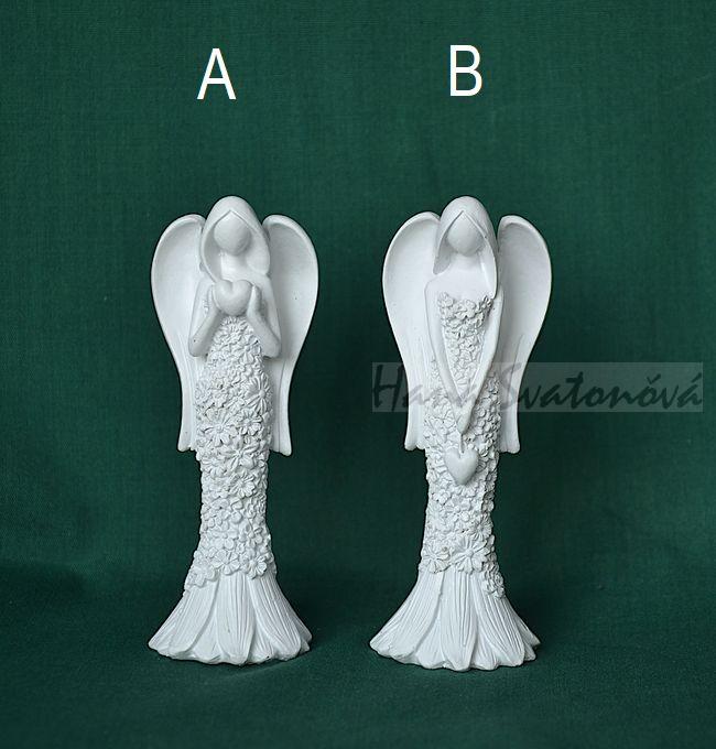 Andělíček květ se srdcem na hrudi - výška 10cm