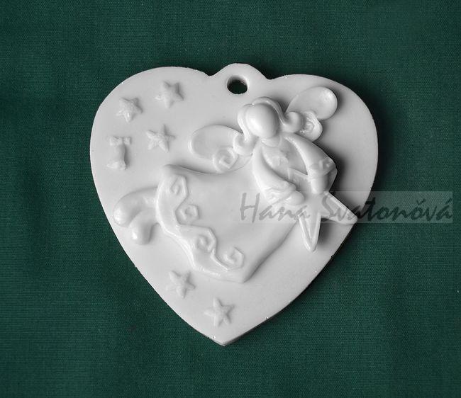 Relief srdce závěs, Andělíček s hvězdičkou - 8,5x8,5cm