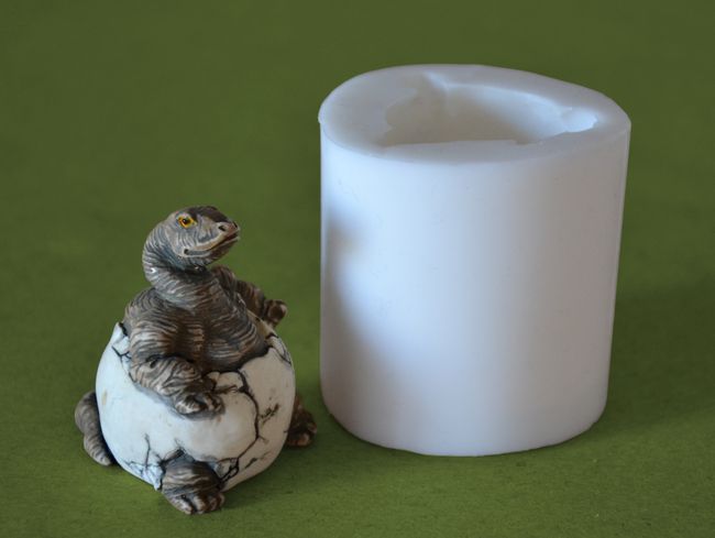 Dinosaurus ve vajíčku - výška 4,5cm