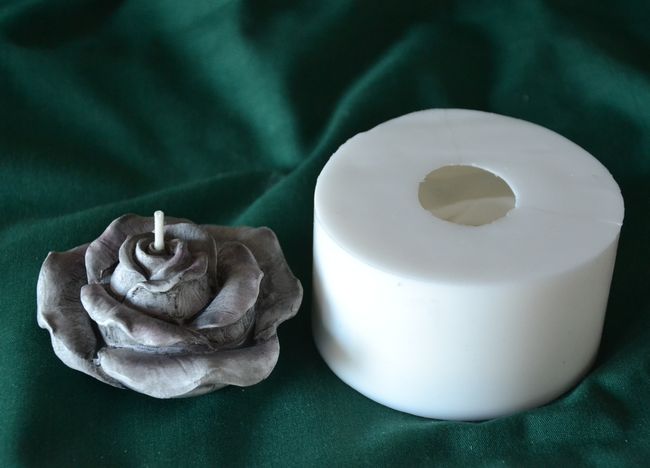Růže černá - průměr 7cm
