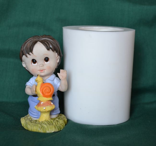 Kluk se šnekem - výška 9,5cm