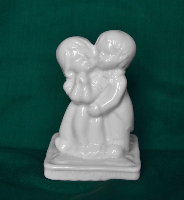 Chlapeček a holčička čtverec - výška 9cm