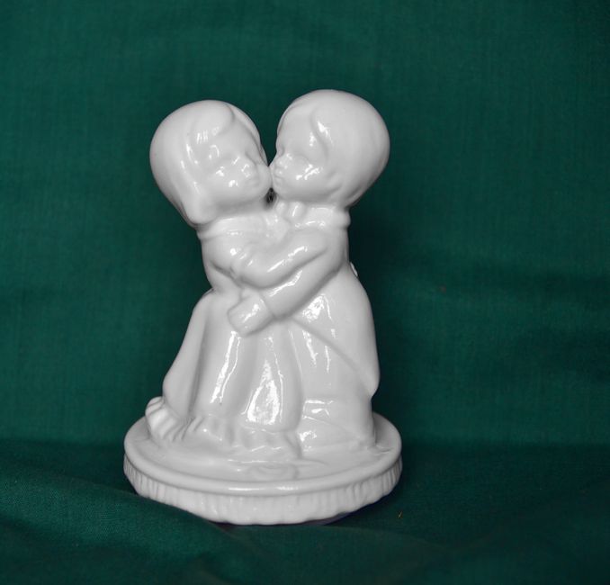 Chlapeček a holčička kruh - výška 9cm