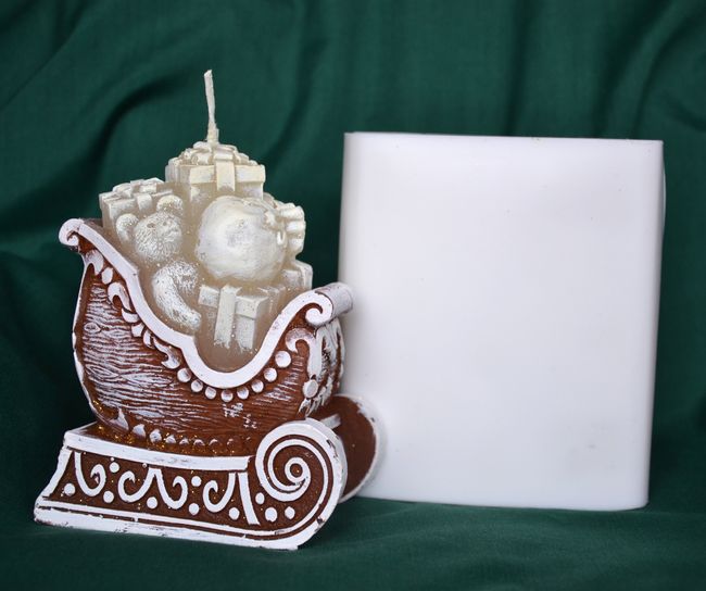 Kočár s dádečkama výška 12cm