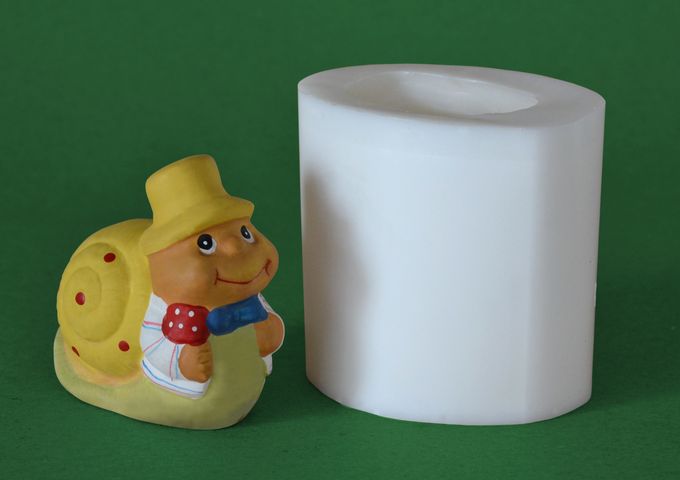 Šnek v klobouku - výška 6,5cm