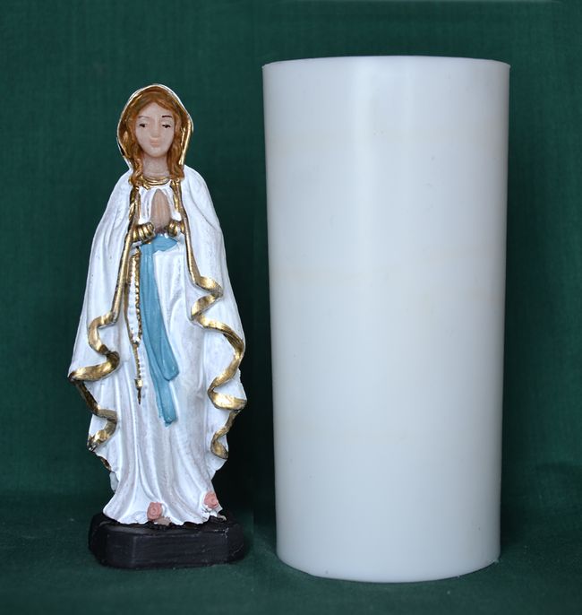 P. Marie v bílém - výška 11,5cm