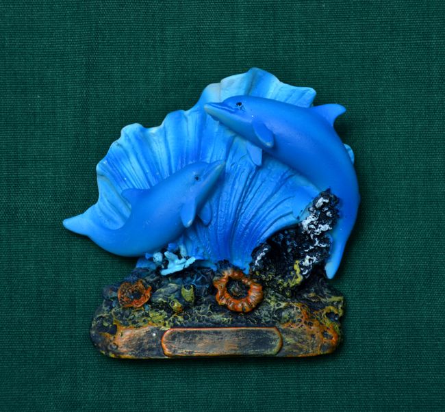 Relief Delfíni s mušlí - vel. 6,5 cm