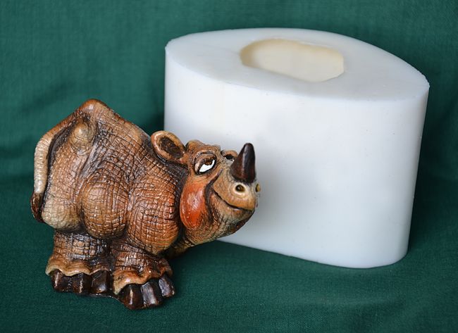 Nosorožec hnědý - výška 7cm
