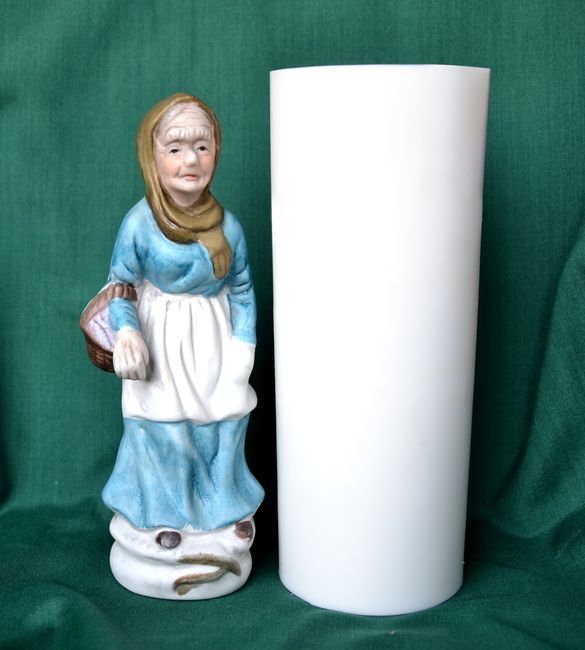 Stařenka - výška 17,5cm