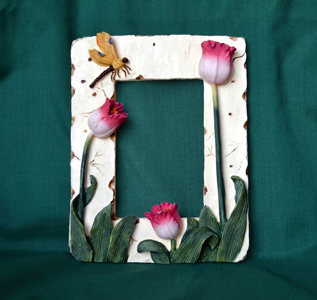 Rámeček Tulipány - velikost 13,5x17x2,5cm