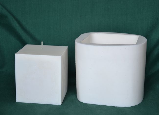 Hranol 6,8x6,8x7,5cm