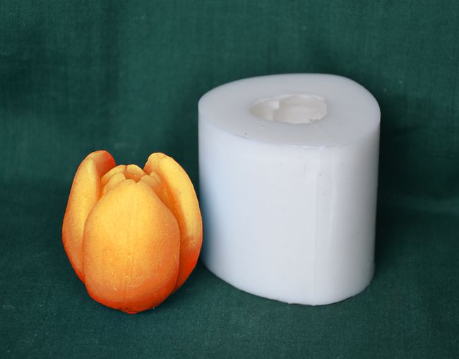 Tulipán zavřený - výška - 4,5cm