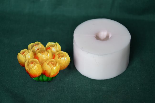 Tulipánky květy- výška 2,5cm