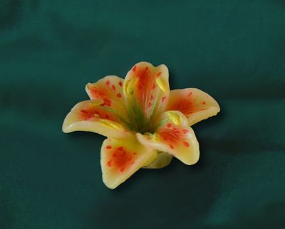 Květ Lilie, průměr 4,5cm