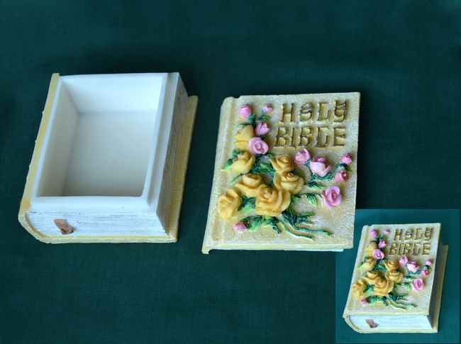 Kazeta - Bible, velikost 8x9,5x5cm