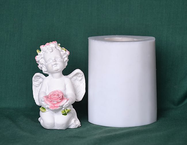 Andělíček klečící - výška 9cm