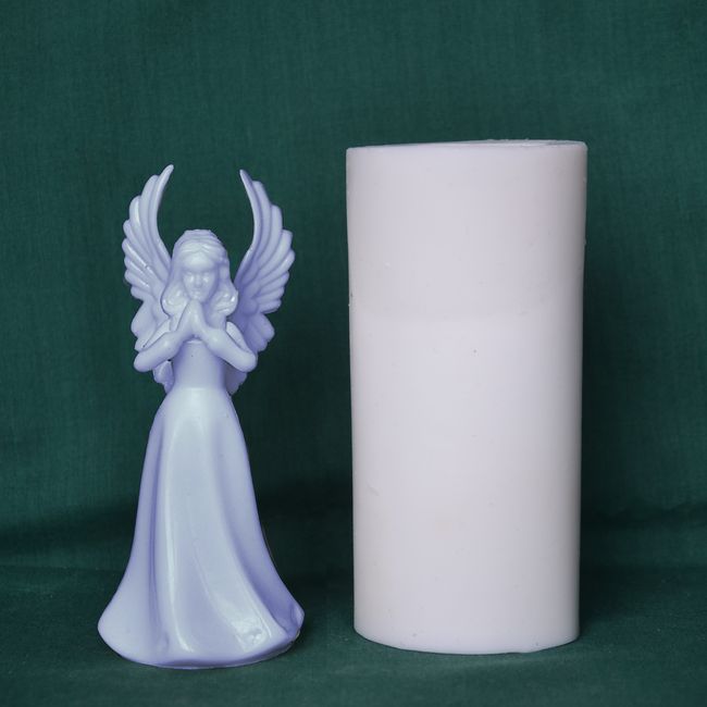 Anděl s vysokými křídly - výška 11,5cm