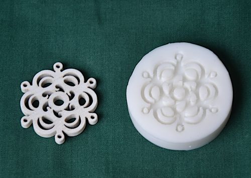 relief sněhová vločka obloučková - vel.3,5cm