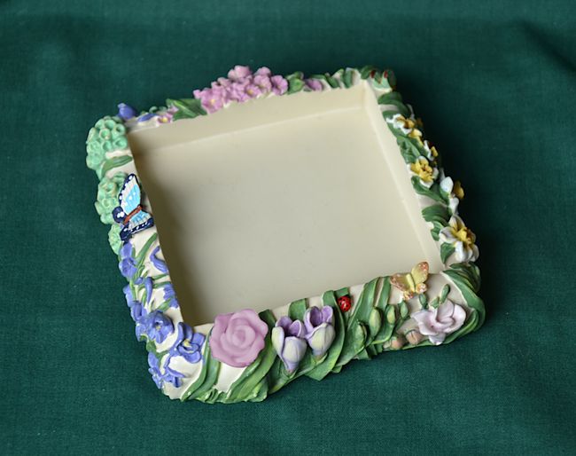 Miska květinová čtveratá, velikost 11x11x2,2cm