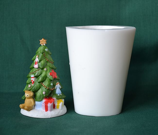 Vánoční stromeček s dárečkama 2 - výška 9cm