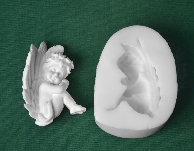 Relief Andělíček s vysokými křídly, výška 4,5cm
