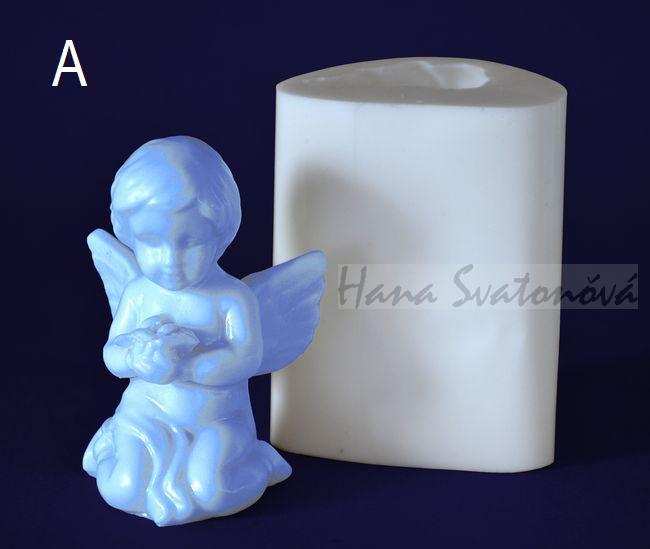 Anděl s růží - výška 10,5cm