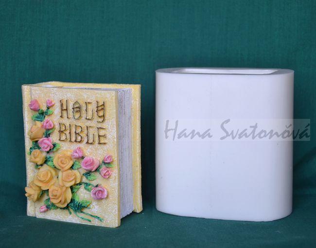 Bible - forma 3D, velikost 8x5x9,5cm