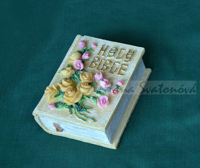 Bible - forma PLOCHÁ, velikost 8x9,5x5cm