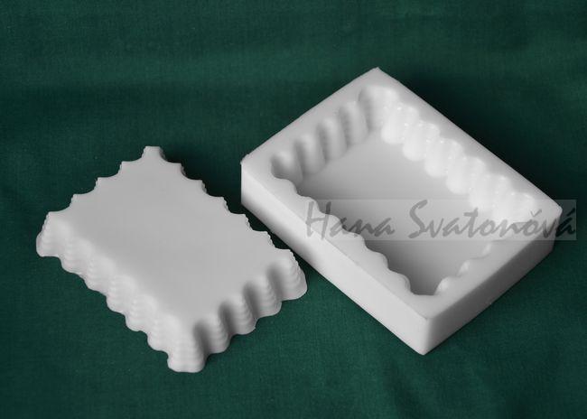 Obdélník vlnky rastr, konický 8x5,5cm