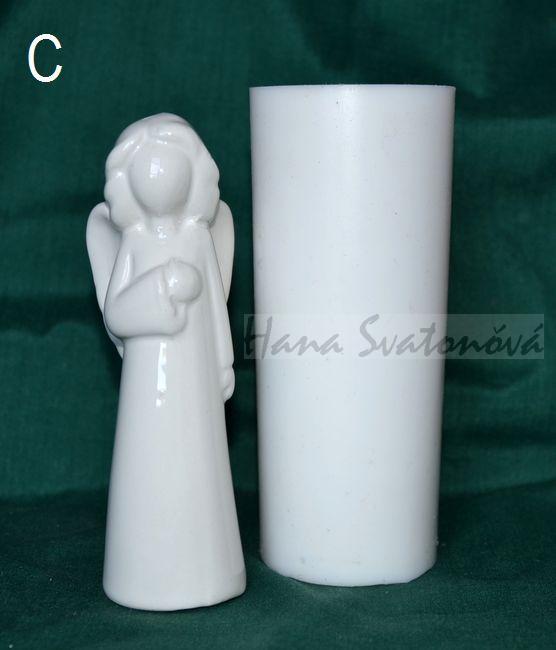 Anděl bílý se srdcem - výška 13cm